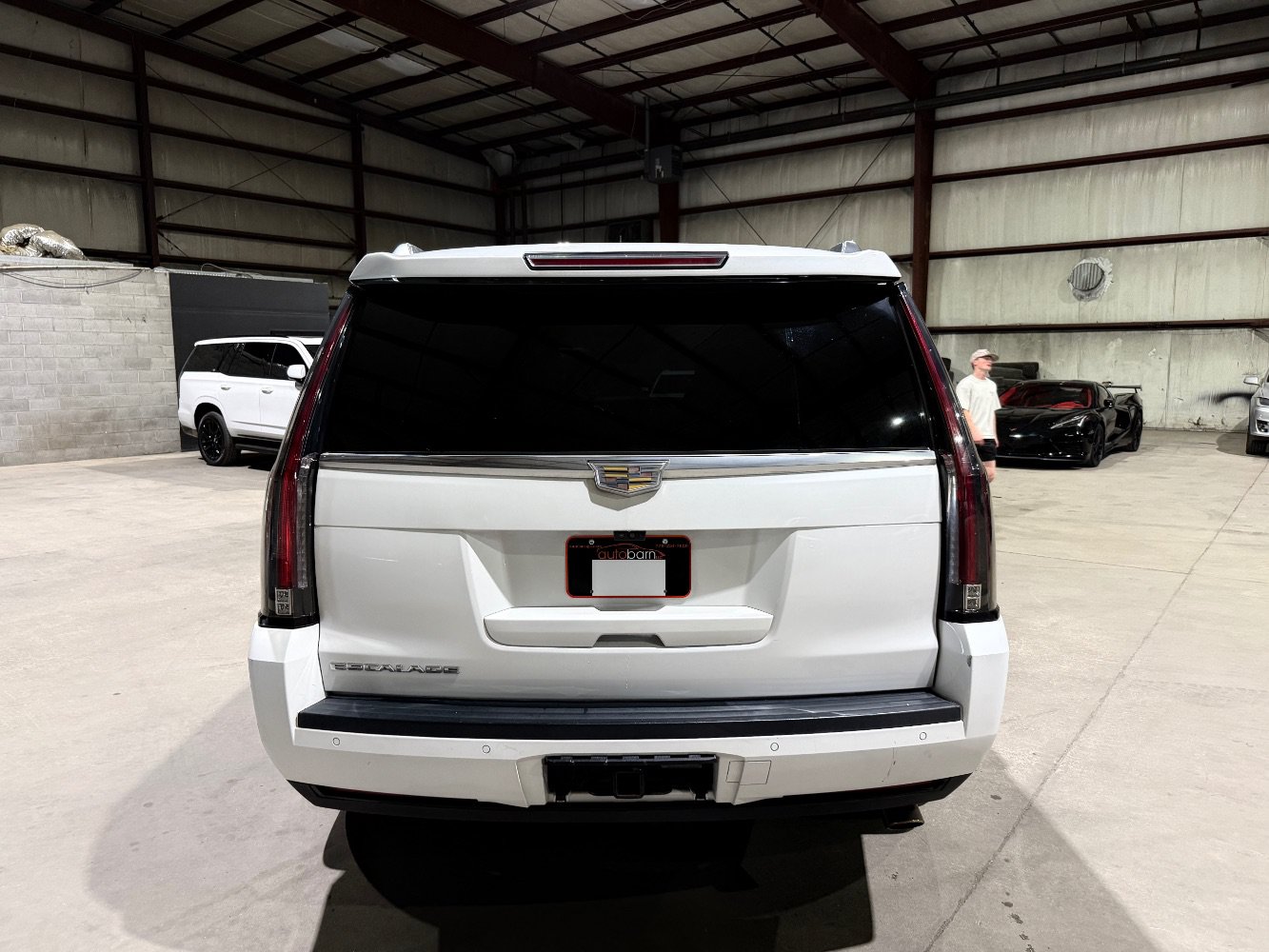 Used 2017 Cadillac Escalade Premium Luxury RWD image 6