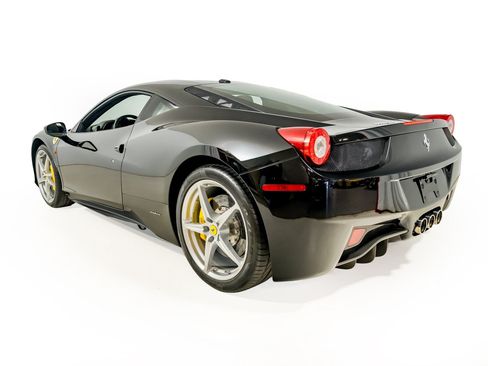 Used 2010 Ferrari 458 Italia Coupe RWD image 4