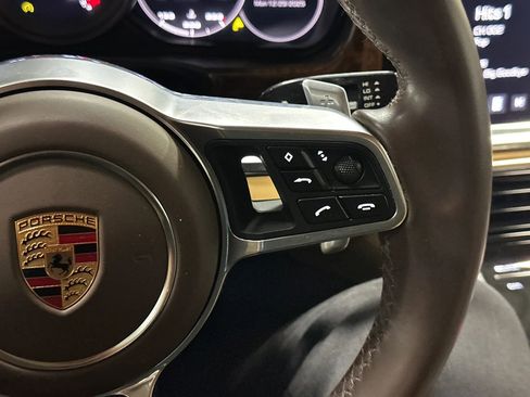 Used 2018 Porsche Panamera image 31