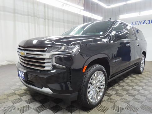 Used 2024 Chevrolet Suburban High Country image 6