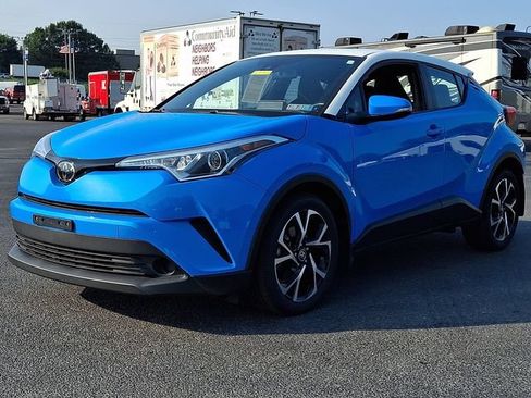 Used 2019 Toyota C-HR XLE FWD image 6