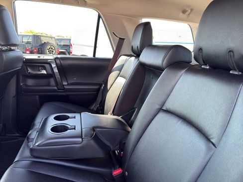 Used 2023 Toyota 4Runner TRD Off-Road Premium w/ Off Road Premium Plus Package AWD/4WD image 33