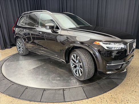 Used 2016 Volvo XC90 T6 Momentum w/ Momentum Plus Package AWD/4WD image 5