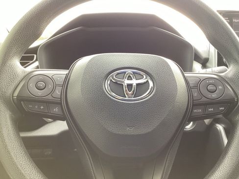Used 2019 Toyota RAV4 XLE image 10