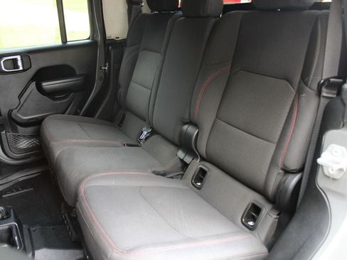 Used 2021 Jeep Gladiator Rubicon AWD/4WD image 31