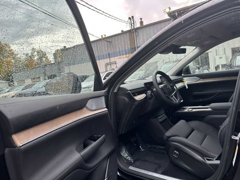 New 2025 Volvo EX90 Ultra w/ Protection Package Premier image 21