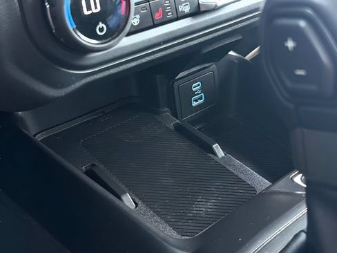 Used 2025 Ford Bronco Badlands AWD/4WD image 16
