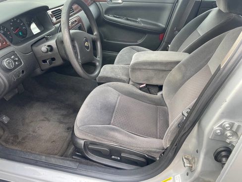 Used 2011 Chevrolet Impala LS FWD image 3