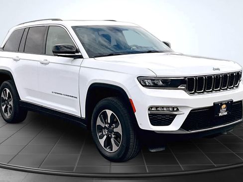 Used 2023 Jeep Grand Cherokee 4WD 4xe w/ Luxury Tech Group II image 22