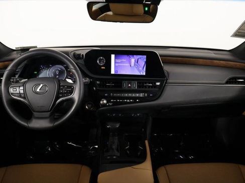 Certified 2023 Lexus ES 300h w/ Premium Package image 8