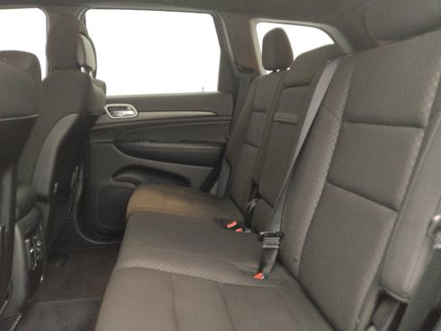 Used 2018 Jeep Grand Cherokee Laredo RWD image 18