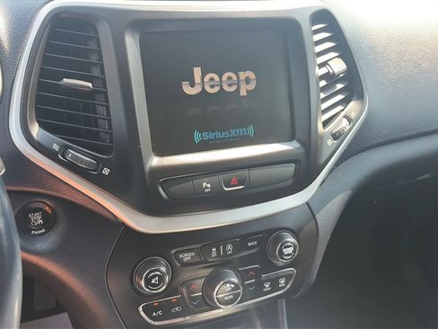 Used 2016 Jeep Cherokee Limited FWD image 21