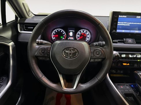 Used 2020 Toyota RAV4 XLE Premium FWD image 19