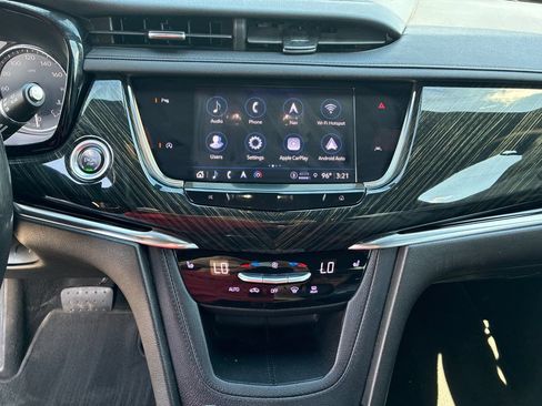 Used 2022 Cadillac XT6 Premium Luxury AWD/4WD image 14
