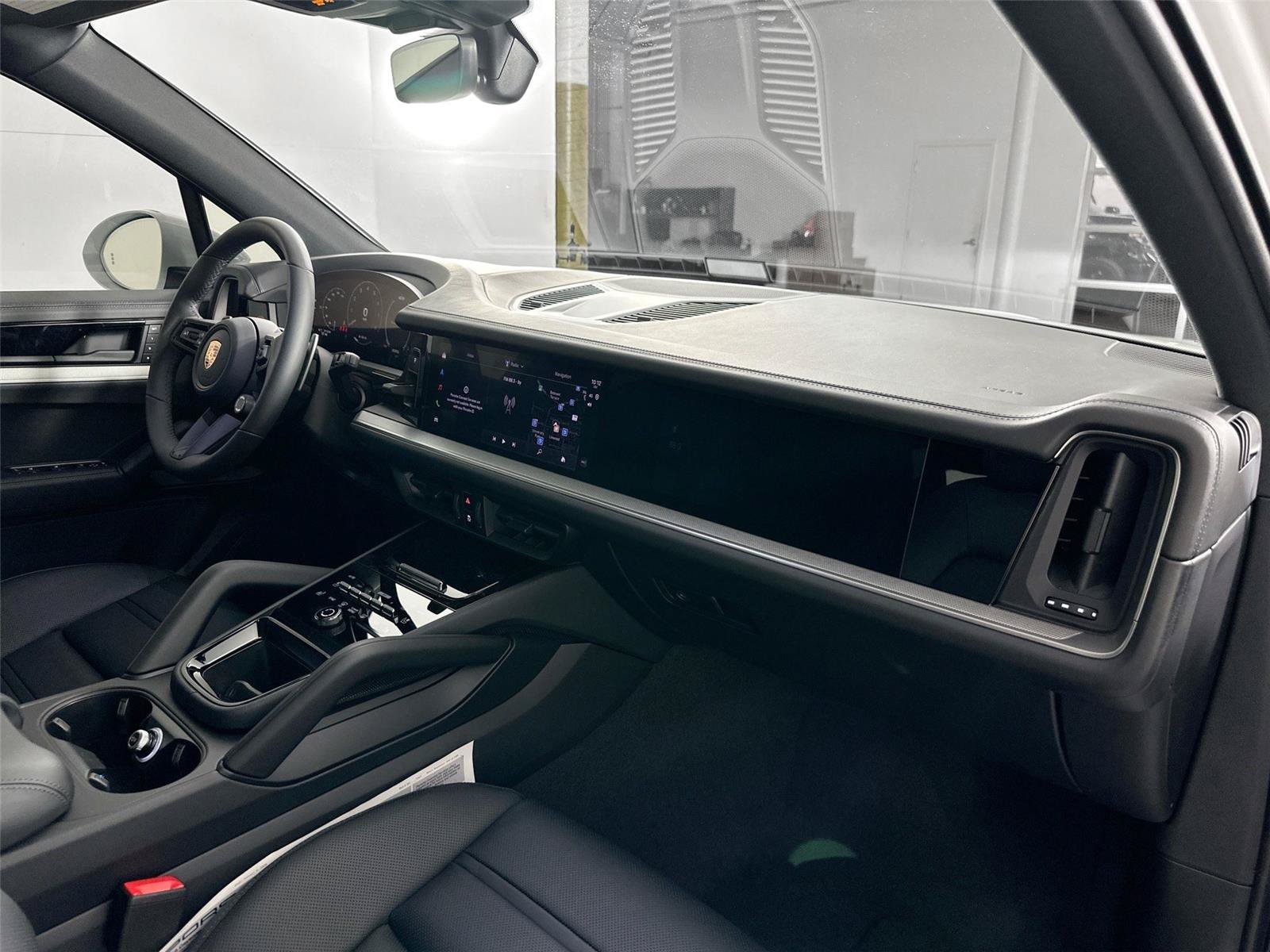 Certified 2026 Porsche Cayenne AWD/4WD image 28