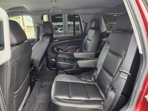 Used 2019 Chevrolet Tahoe LT w/ Luxury Package AWD/4WD image 13
