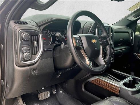 Used 2021 Chevrolet Silverado 1500 High Country w/ Technology Package RWD image 14