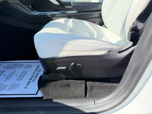 Used 2021 Tesla Model Y Long Range image 16