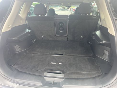 Used 2019 Nissan Rogue S image 11