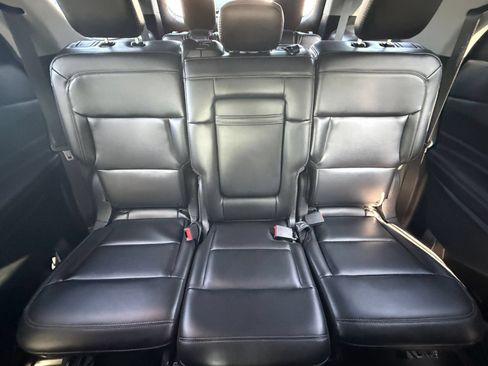 Used 2024 Ford Explorer XLT w/ Equipment Group 202A RWD image 39