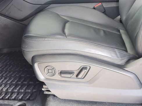 Used 2022 Audi Q7 3.0T Premium AWD/4WD image 23