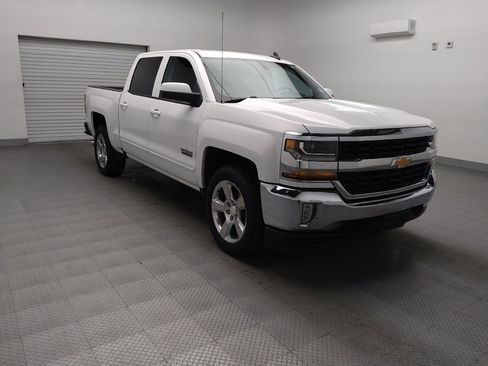 Used 2017 Chevrolet Silverado 1500 LT w/ Texas Edition image 13