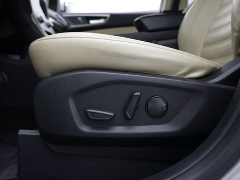 Used 2024 Ford Edge SEL AWD/4WD image 16