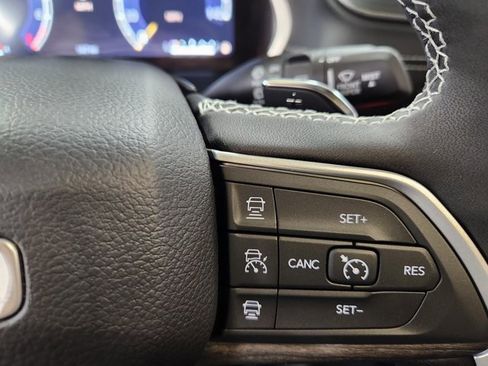 New 2025 Jeep Grand Cherokee Limited w/ Trailer Tow Package image 17