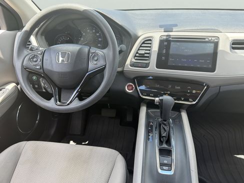 Used 2017 Honda HR-V EX image 8