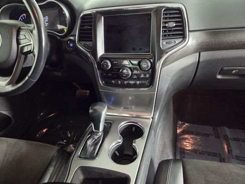 Certified 2018 Jeep Grand Cherokee Altitude image 31
