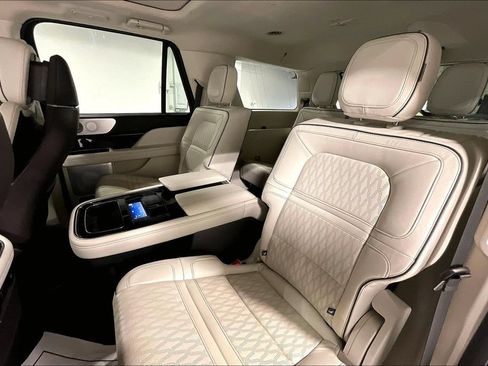Used 2024 Lincoln Navigator Black Label AWD/4WD image 32