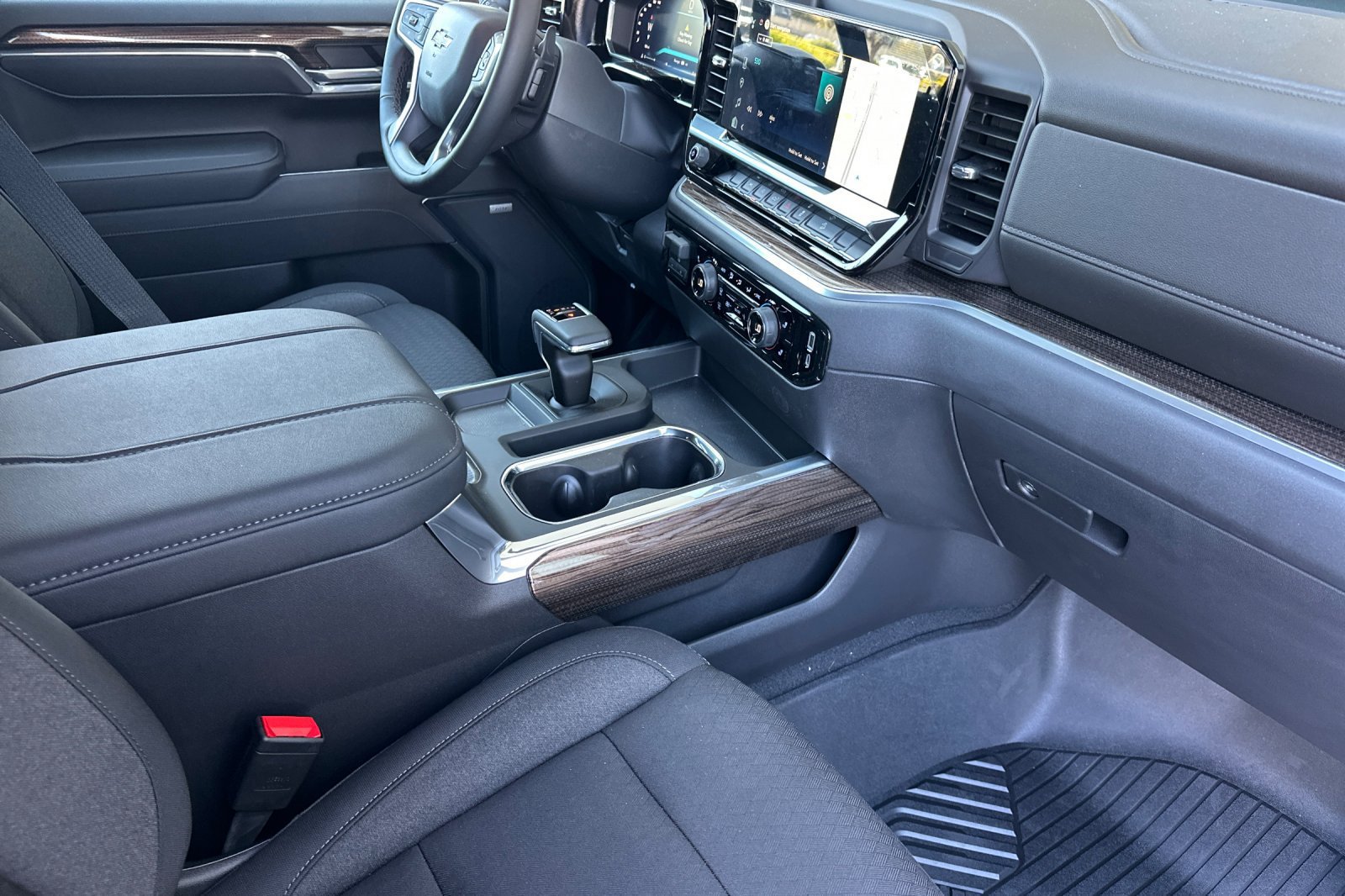 New 2026 Chevrolet Silverado 1500 RST w/ Dark Appearance Package AWD/4WD image 16
