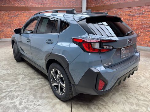 Used 2024 Subaru Crosstrek 2.0i Premium AWD/4WD image 2