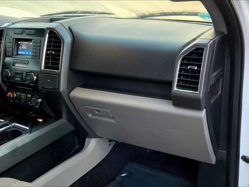 Used 2016 Ford F150 XLT AWD/4WD image 18