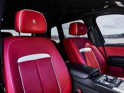 Used 2024 Rolls-Royce Cullinan Black Badge w/ Dark Exterior Package image 47