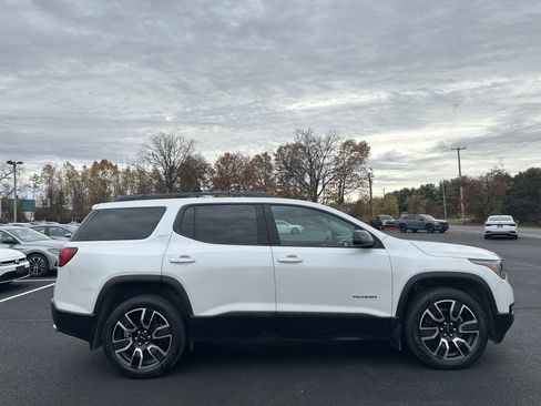 Used 2019 GMC Acadia SLT w/ Black Edition image 4