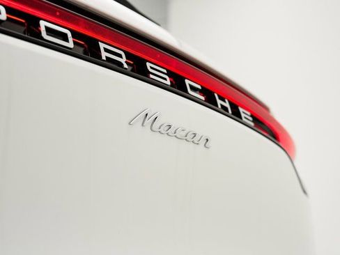 New 2026 Porsche Macan image 31