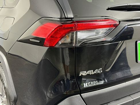 Used 2025 Toyota RAV4 XLE AWD/4WD image 36