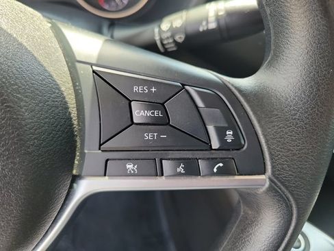 Used 2024 Nissan Sentra SV FWD image 6