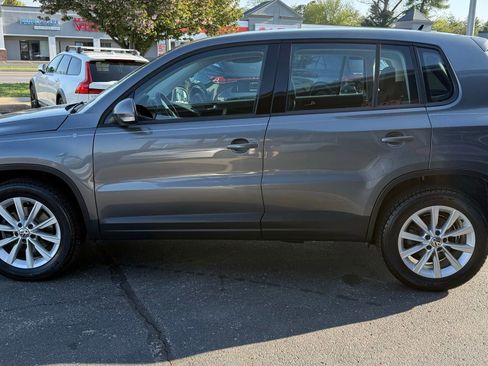 Used 2017 Volkswagen Tiguan Limited w/ Alloy Wheels Package AWD/4WD image 7