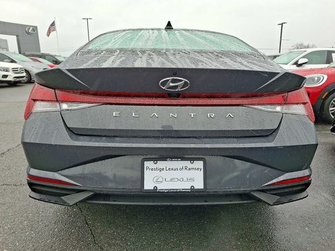Used 2023 Hyundai Elantra SEL image 4