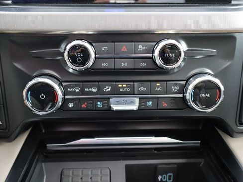 New 2026 Ford F350 Platinum w/ Platinum Plus Package AWD/4WD image 11