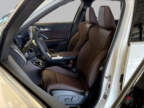 New 2025 BMW X1 xDrive28i w/ Technology Package AWD/4WD image 6