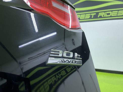 Used 2019 Jaguar F-PACE Prestige image 14