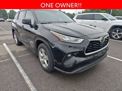 Used 2020 Toyota Highlander LE AWD/4WD image 3