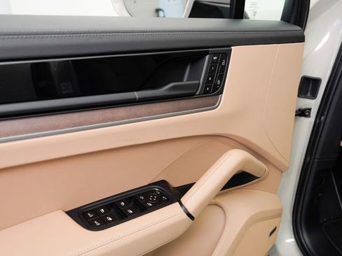 Certified 2026 Porsche Cayenne AWD/4WD image 7