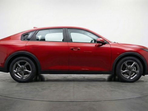 Used 2025 Kia K4 LXS image 11