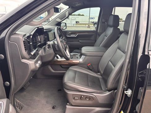 Used 2023 GMC Sierra 1500 Elevation w/ Elevation Premium Package RWD image 10