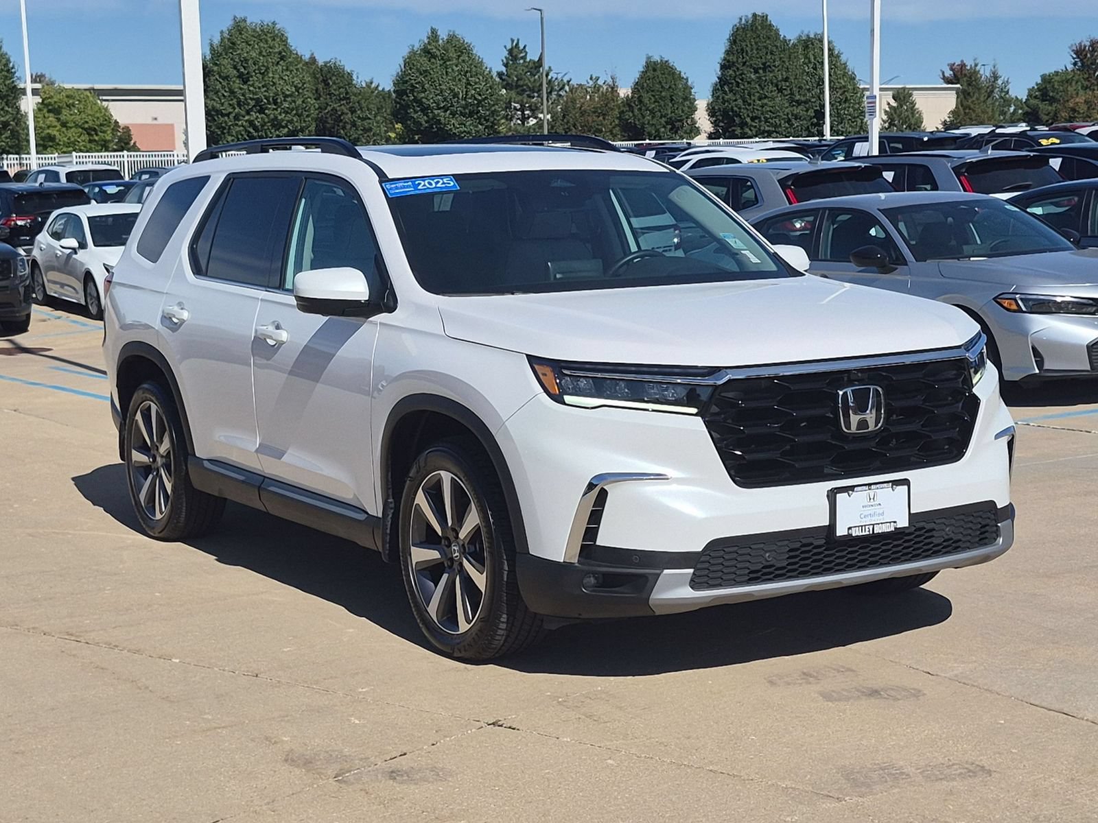 Certified 2025 Honda Pilot Elite image 4