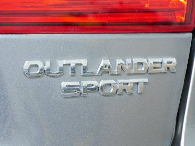 Used 2018 Mitsubishi Outlander Sport ES FWD image 11